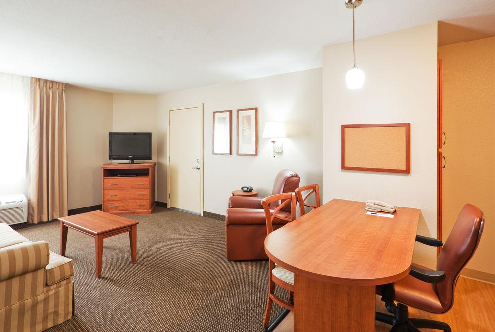 Candlewood Suites Eastchase Park By Ihg Монтгомери Экстерьер фото