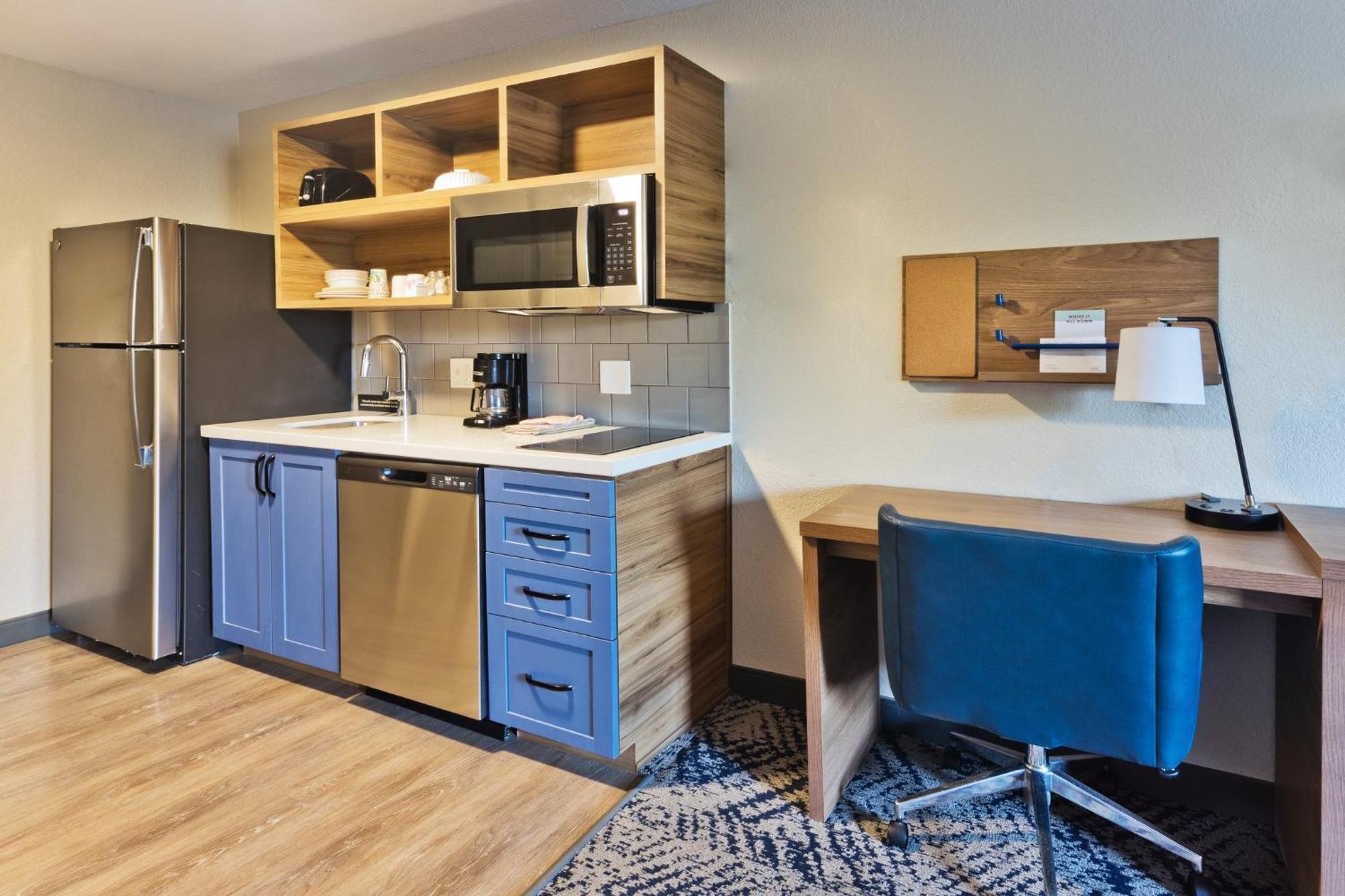 Candlewood Suites Eastchase Park By Ihg Монтгомери Экстерьер фото