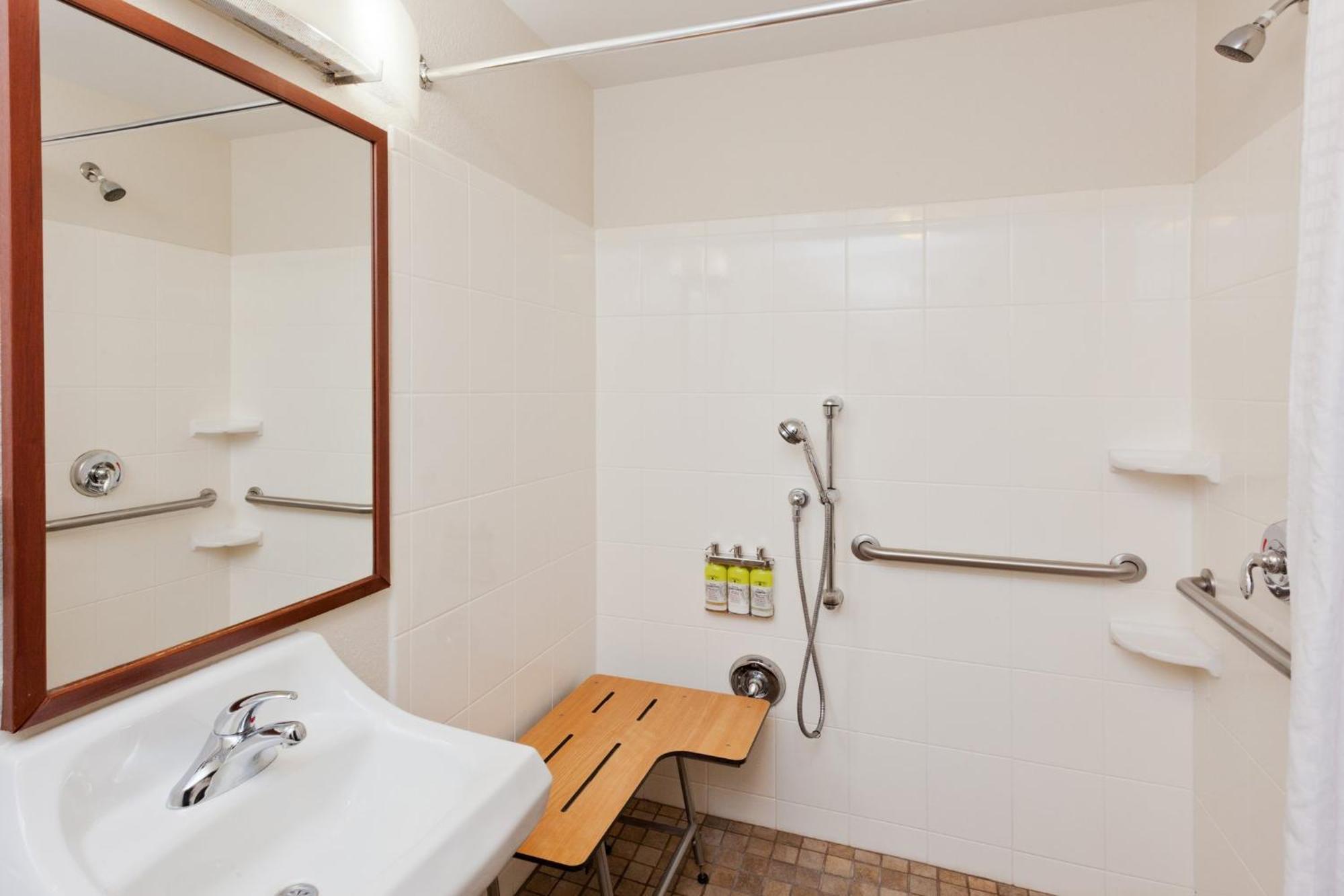 Candlewood Suites Eastchase Park By Ihg Монтгомери Экстерьер фото