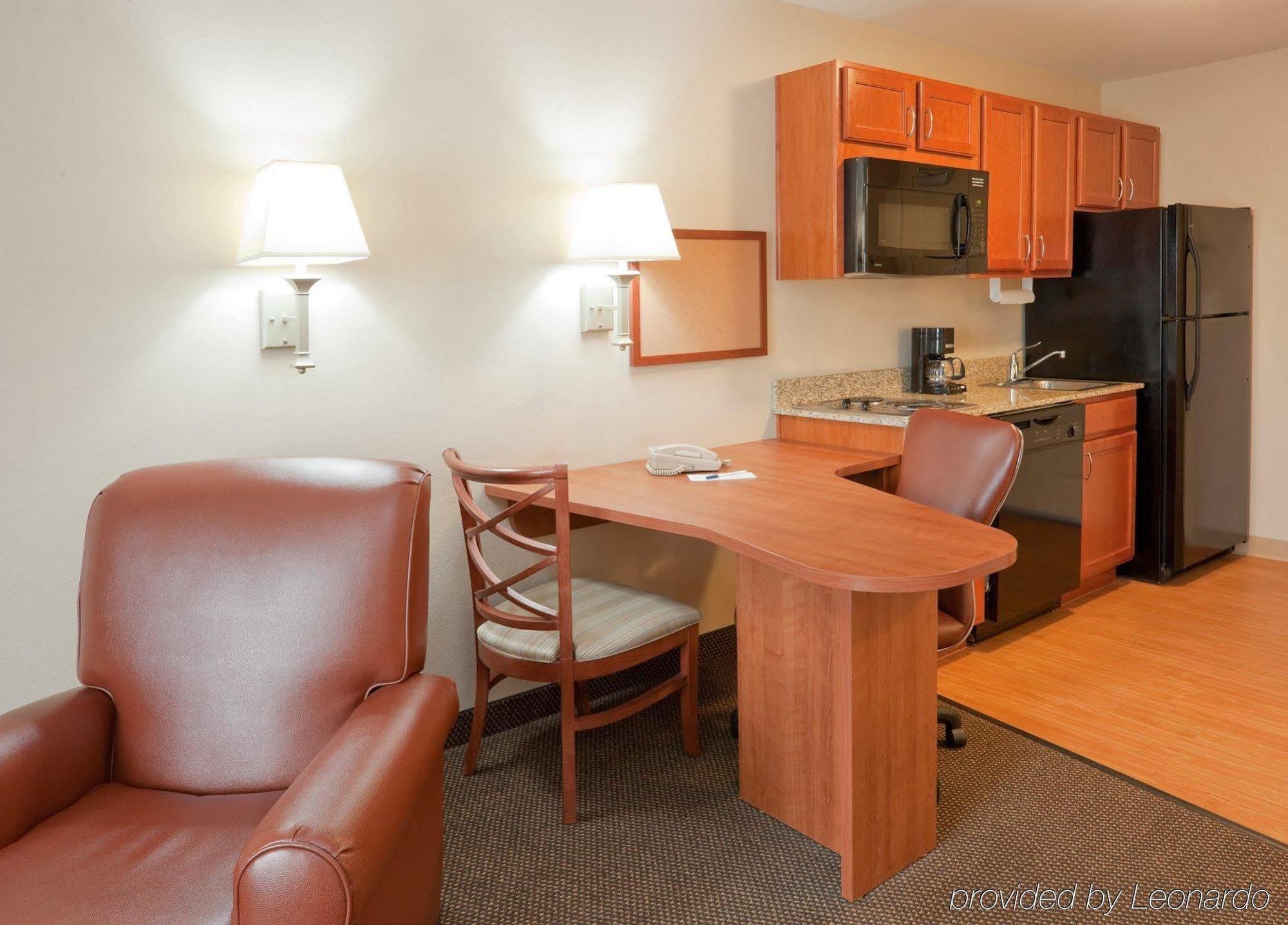 Candlewood Suites Eastchase Park By Ihg Монтгомери Экстерьер фото